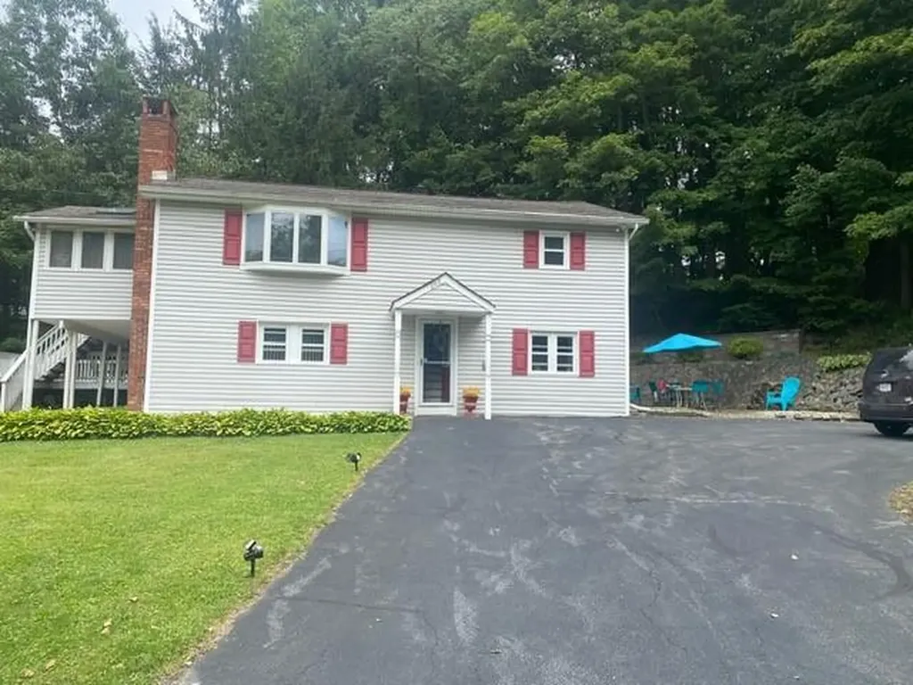 260 Penaluna Road Monroe NY 10950