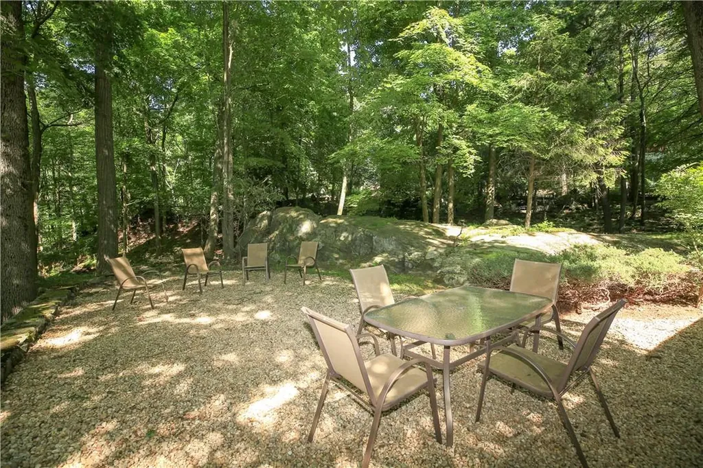 595 Quaker Road Chappaqua NY 10514