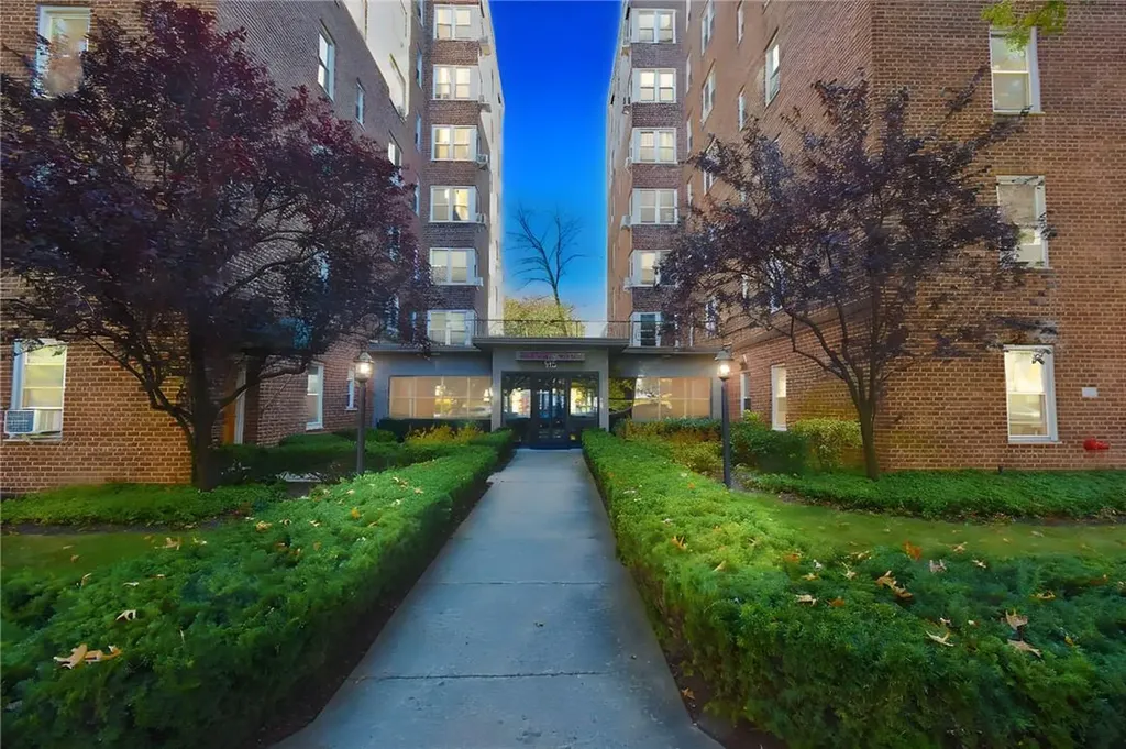 625 Gramatan Mount Vernon NY 10552