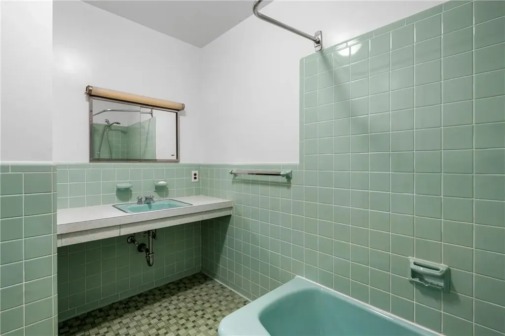 715 Old Post Road Mamaroneck NY 10543