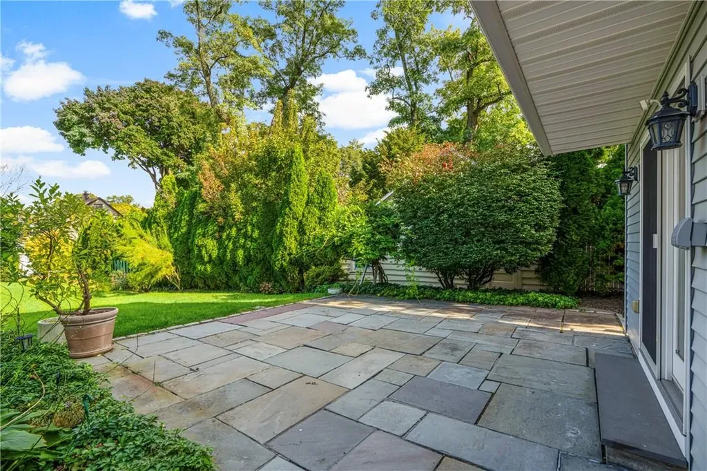 715 Old Post Road Mamaroneck NY 10543