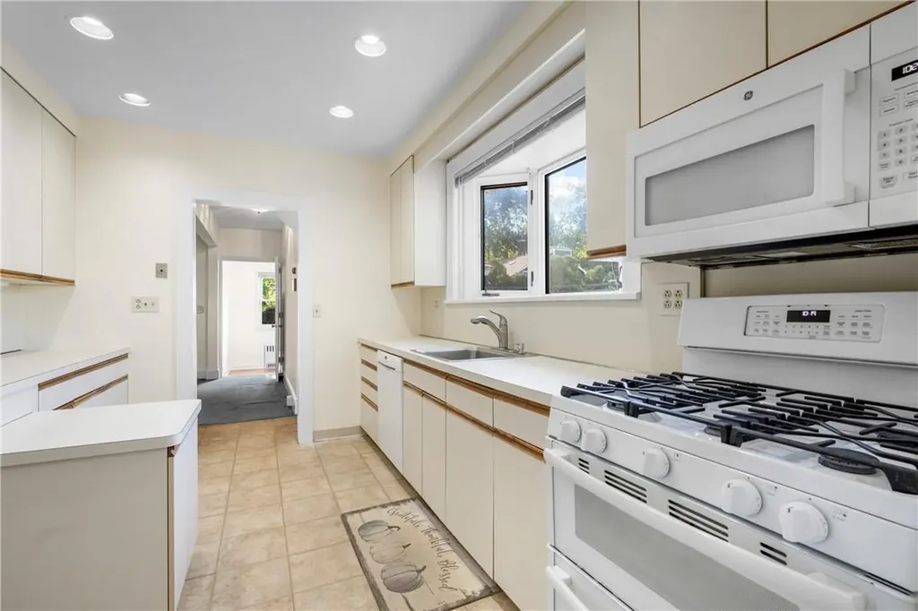 715 Old Post Road Mamaroneck NY 10543