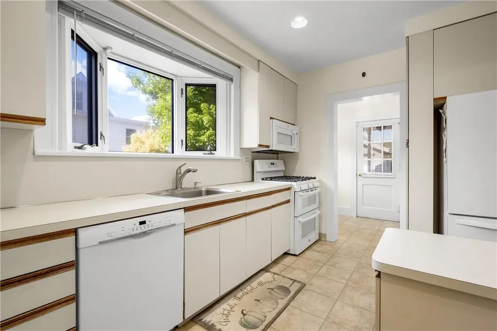 715 Old Post Road Mamaroneck NY 10543