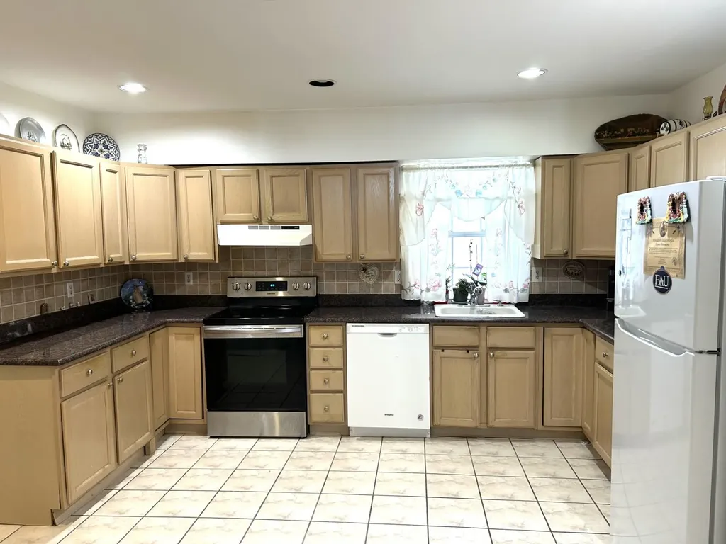 48 Fulmar Road Mahopac NY 10541