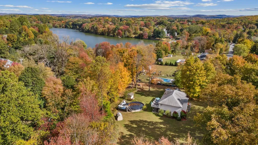 48 Fulmar Road Mahopac NY 10541