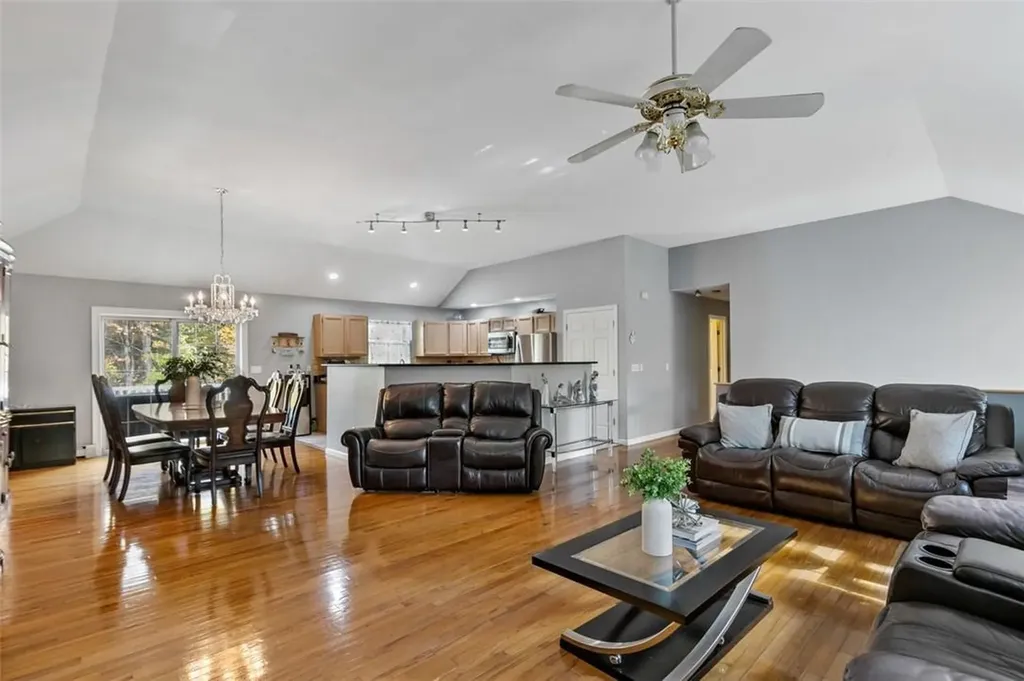 48 Fulmar Road Mahopac NY 10541