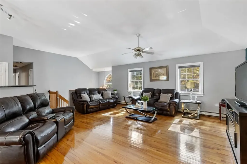 48 Fulmar Road Mahopac NY 10541