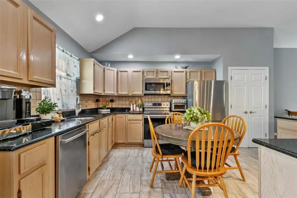 48 Fulmar Road Mahopac NY 10541