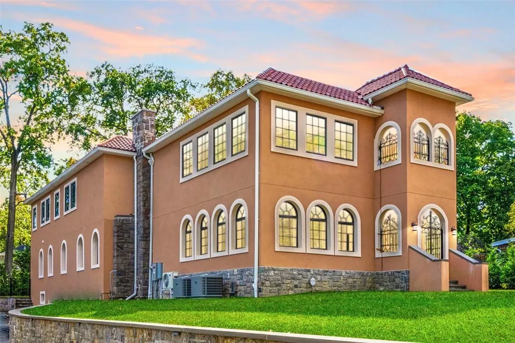 1009 Washington Avenue Pelham NY 10803