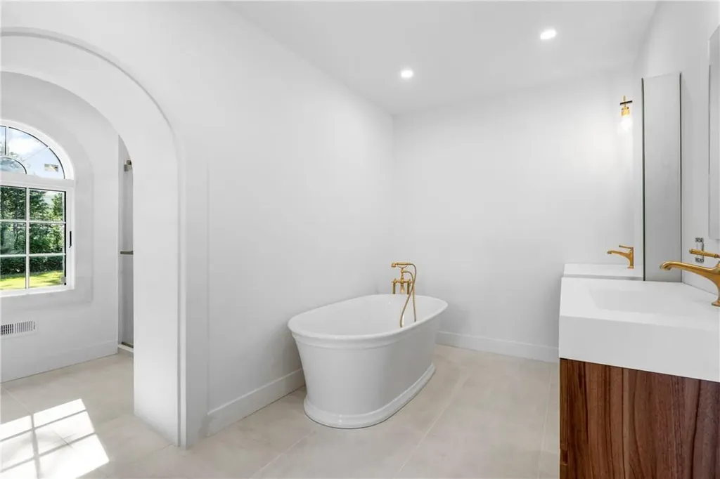 1009 Washington Avenue Pelham NY 10803