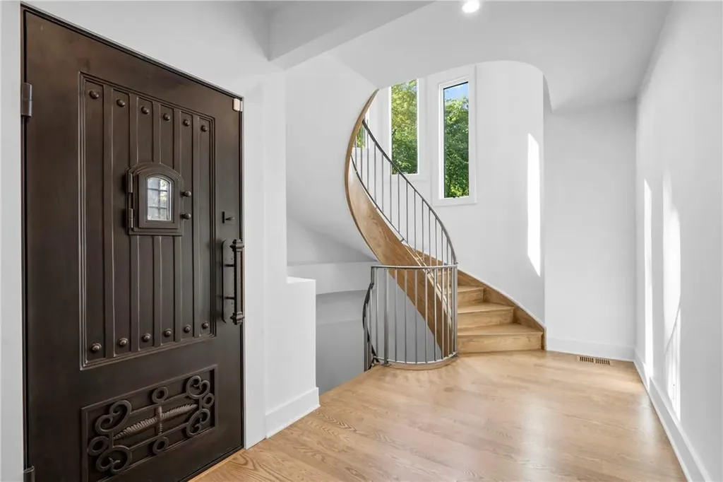 1009 Washington Avenue Pelham NY 10803