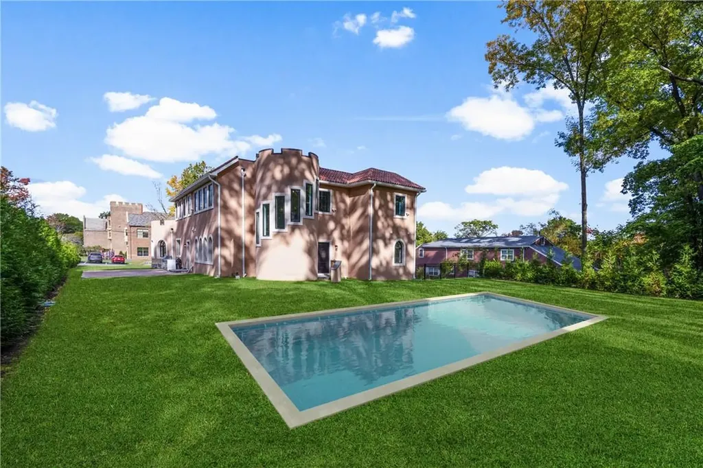 1009 Washington Avenue Pelham NY 10803
