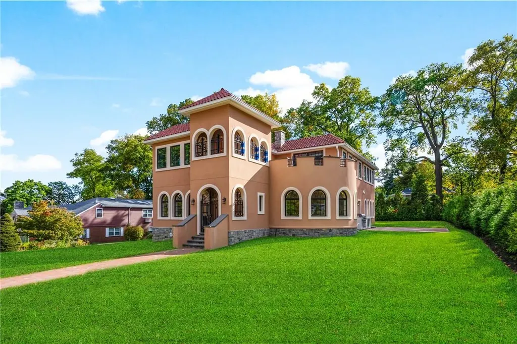 1009 Washington Avenue Pelham NY 10803