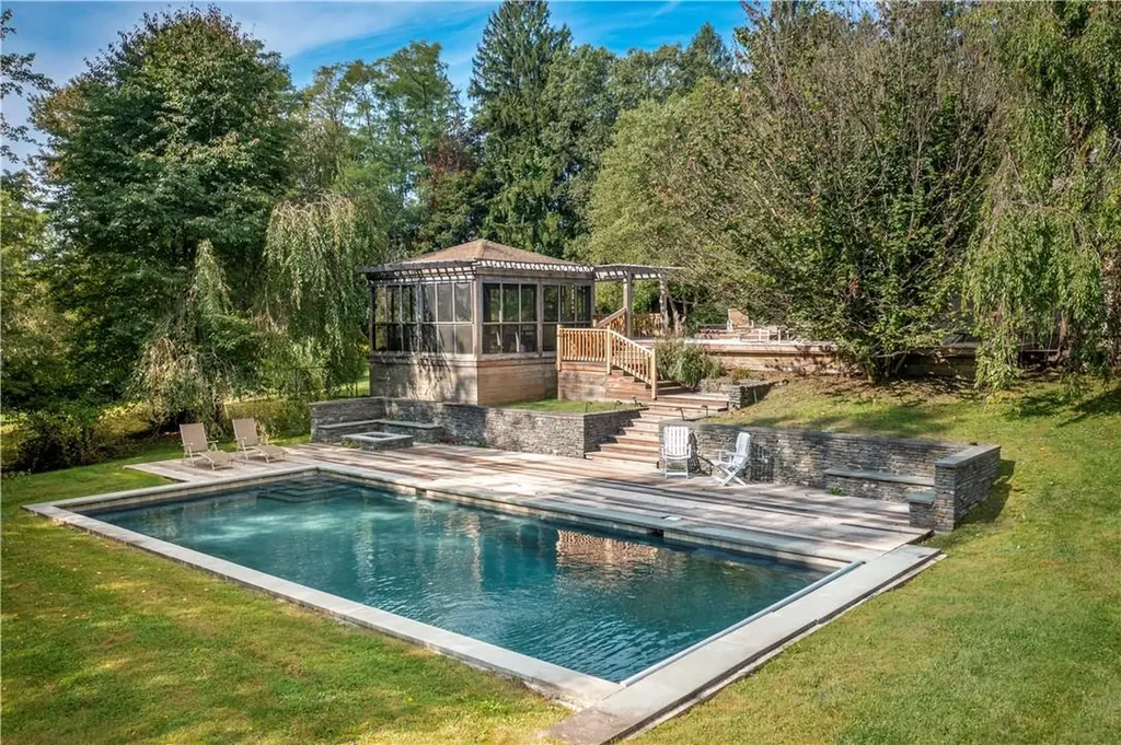 9 Strawberry Hill Road Pawling NY 12564