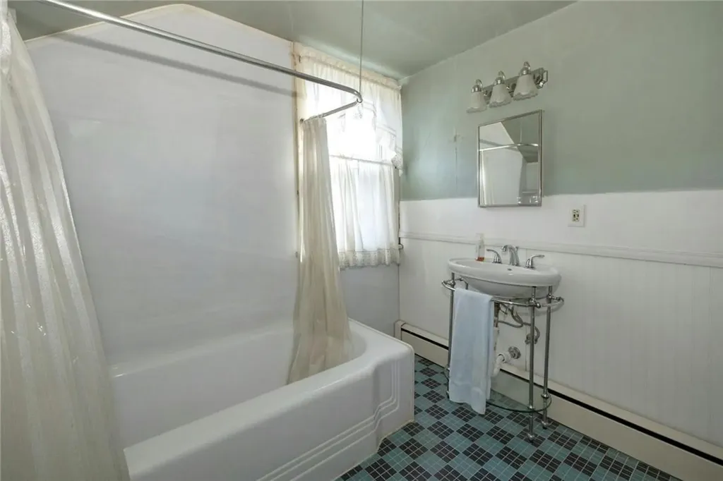 351 Manhattan Avenue Hawthorne NY 10532