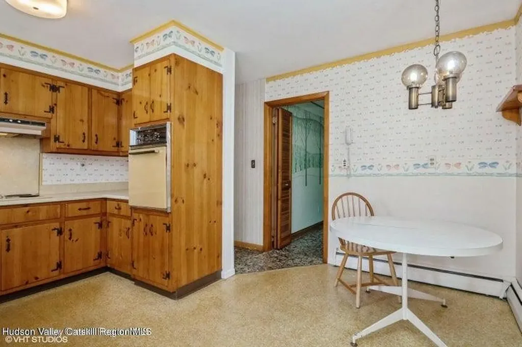 18 Spring Lake Drive Kingston NY 12401