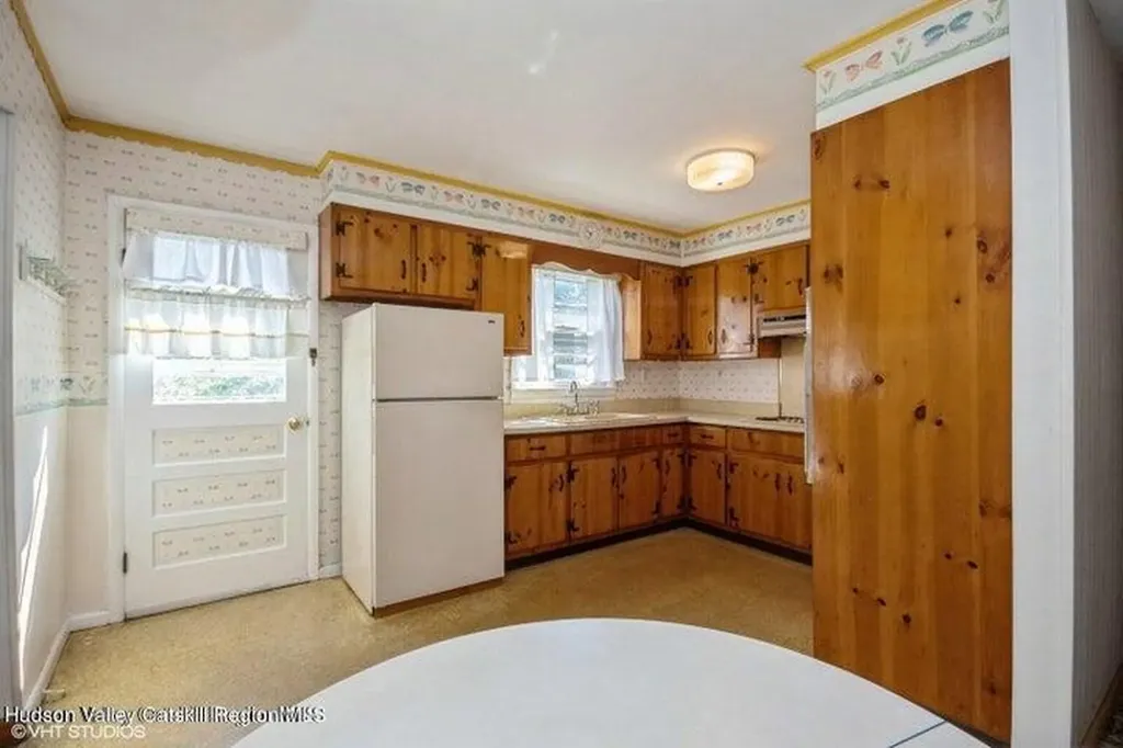 18 Spring Lake Drive Kingston NY 12401