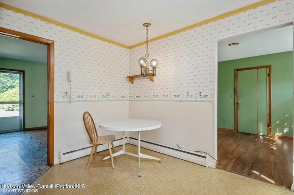 18 Spring Lake Drive Kingston NY 12401