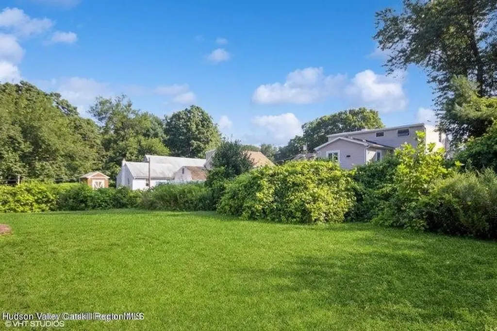 18 Spring Lake Drive Kingston NY 12401