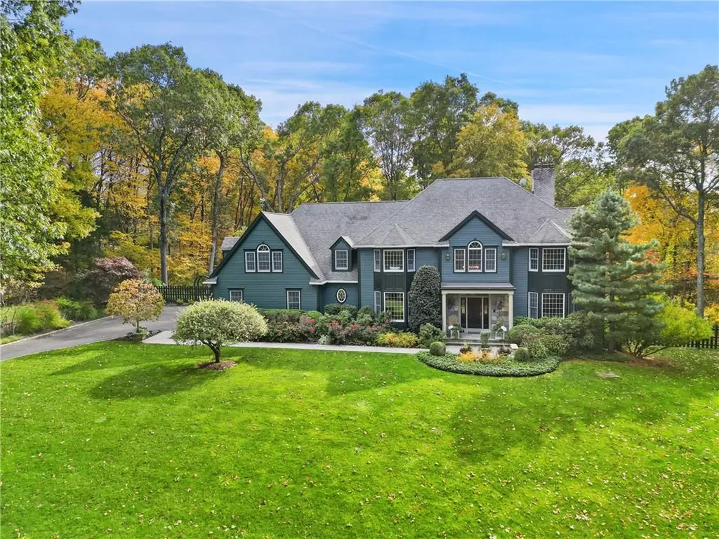 25 Spring House Road Pound Ridge NY 10576