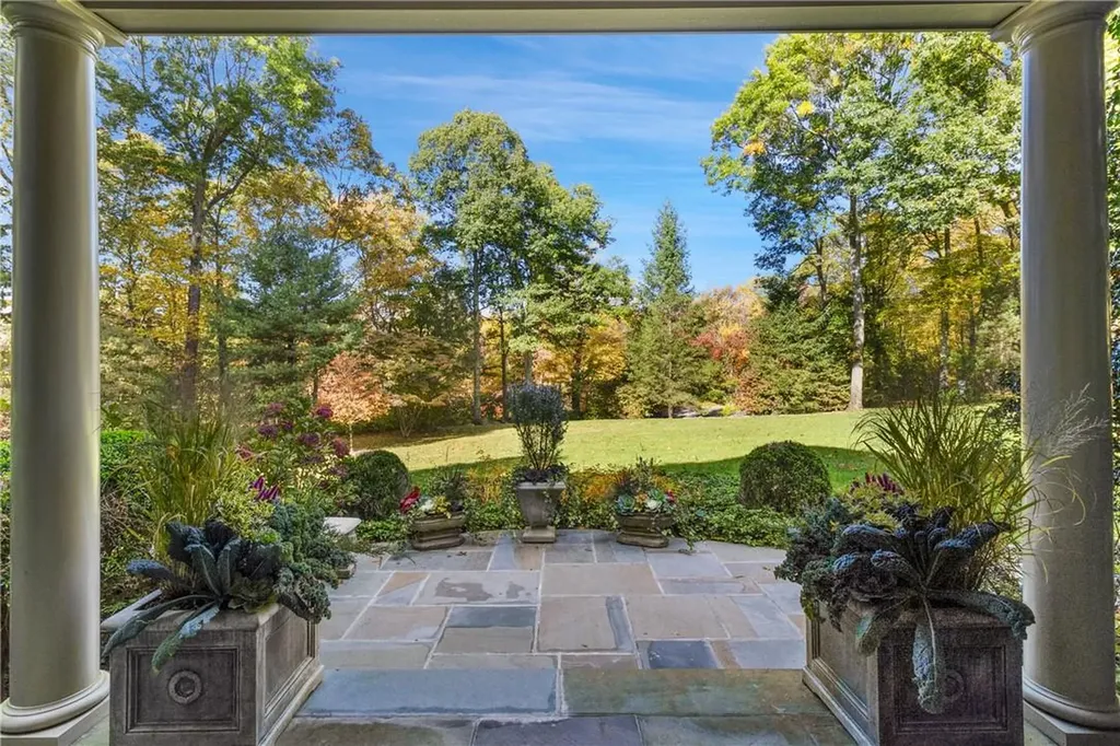 25 Spring House Road Pound Ridge NY 10576