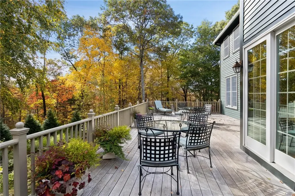 25 Spring House Road Pound Ridge NY 10576