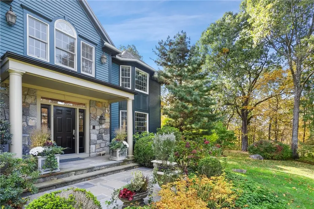 25 Spring House Road Pound Ridge NY 10576