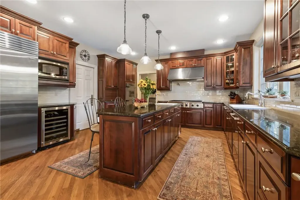 25 Spring House Road Pound Ridge NY 10576