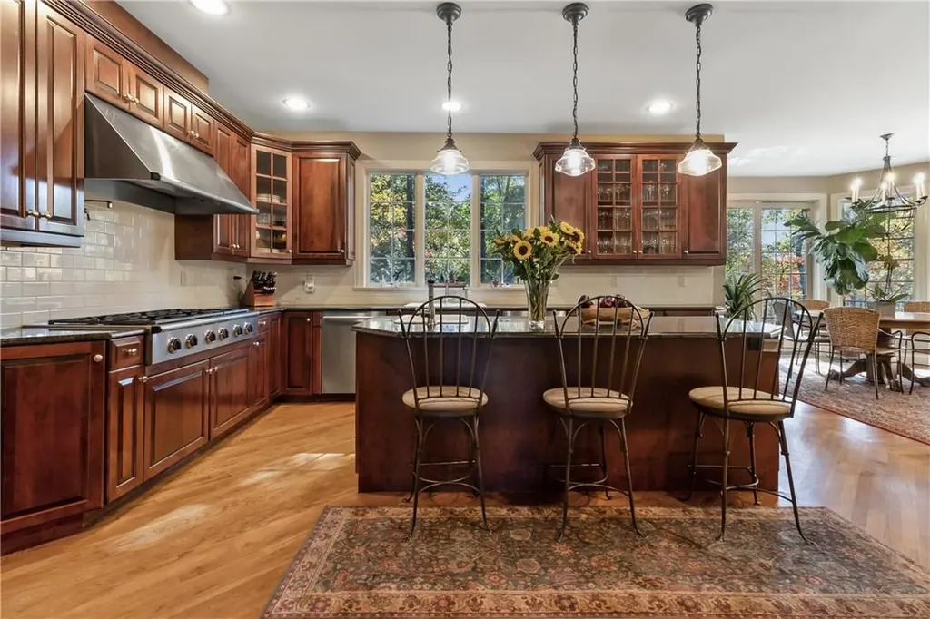 25 Spring House Road Pound Ridge NY 10576