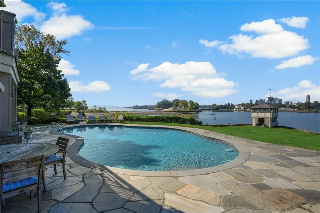 8 Pryer Lane Larchmont NY 10538