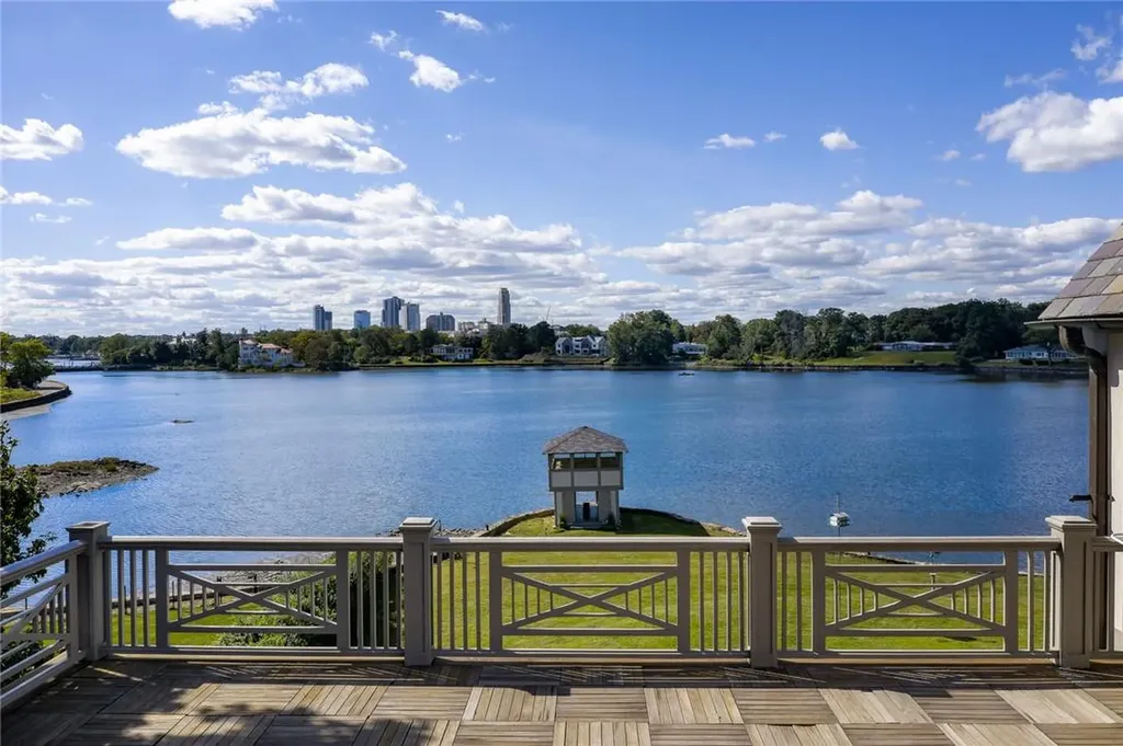 8 Pryer Lane Larchmont NY 10538
