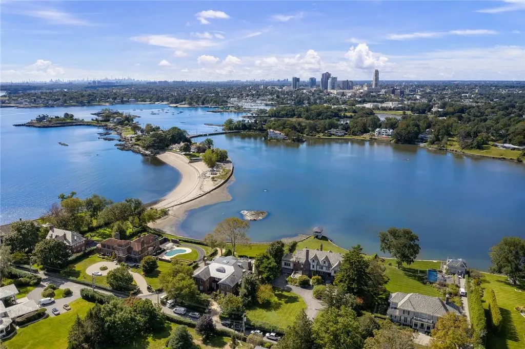 8 Pryer Lane Larchmont NY 10538