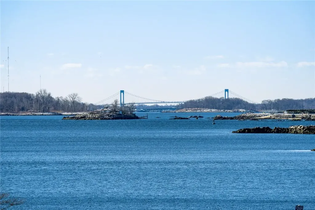 8 Pryer Lane Larchmont NY 10538