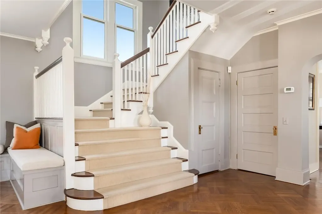 8 Pryer Lane Larchmont NY 10538