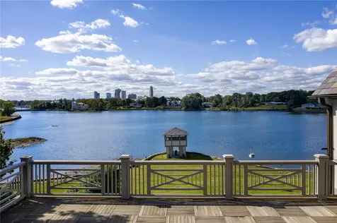 8 Pryer Lane Larchmont NY 10538