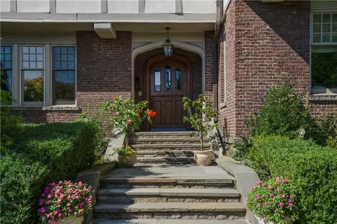8 Pryer Lane Larchmont NY 10538