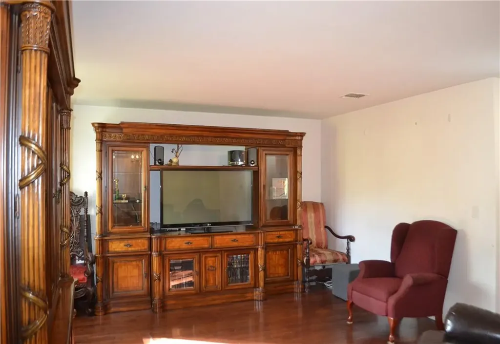 2 Forest Brook Road Nanuet NY 10954