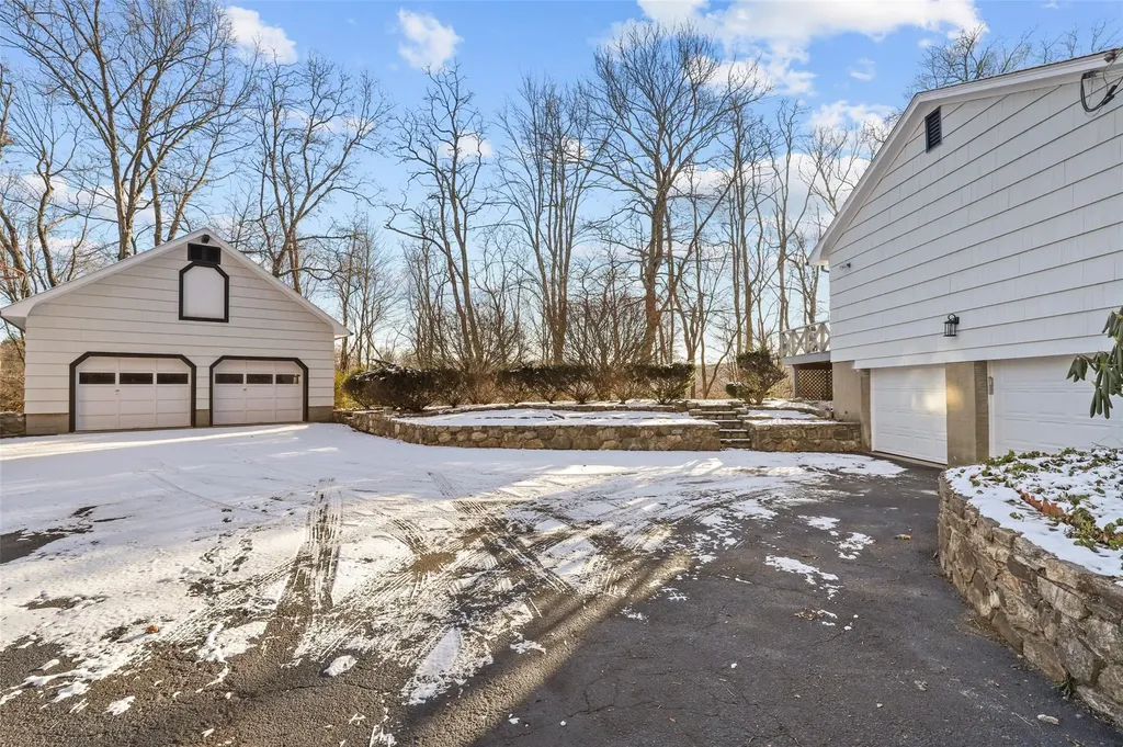 101 Harris Road Katonah NY 10536