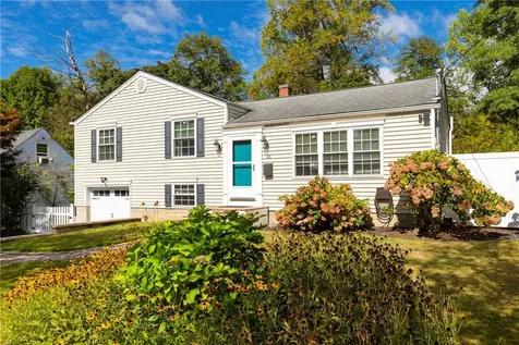 35 Sharon Drive Poughkeepsie NY 12603