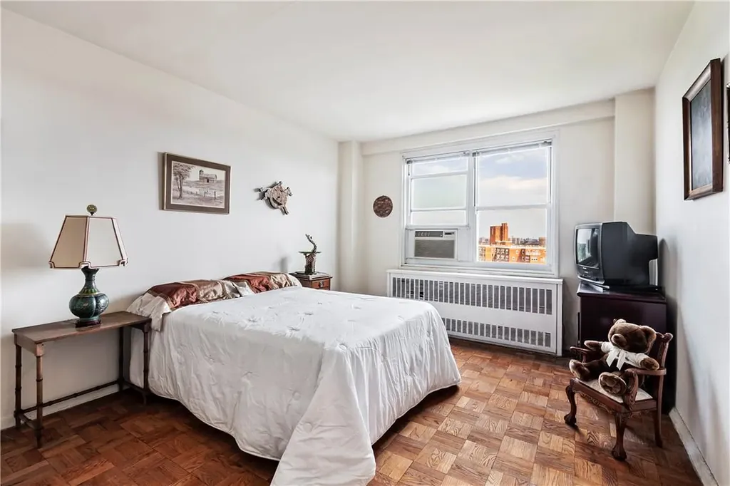 3935 Blackstone Avenue Bronx NY 10471