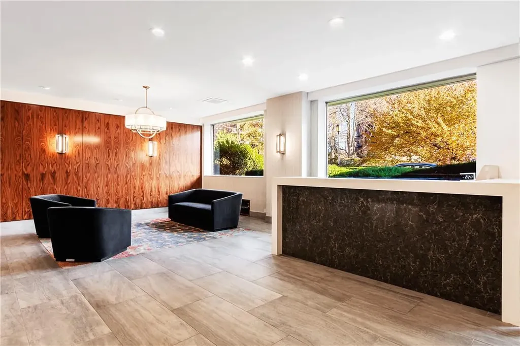 3935 Blackstone Avenue Bronx NY 10471