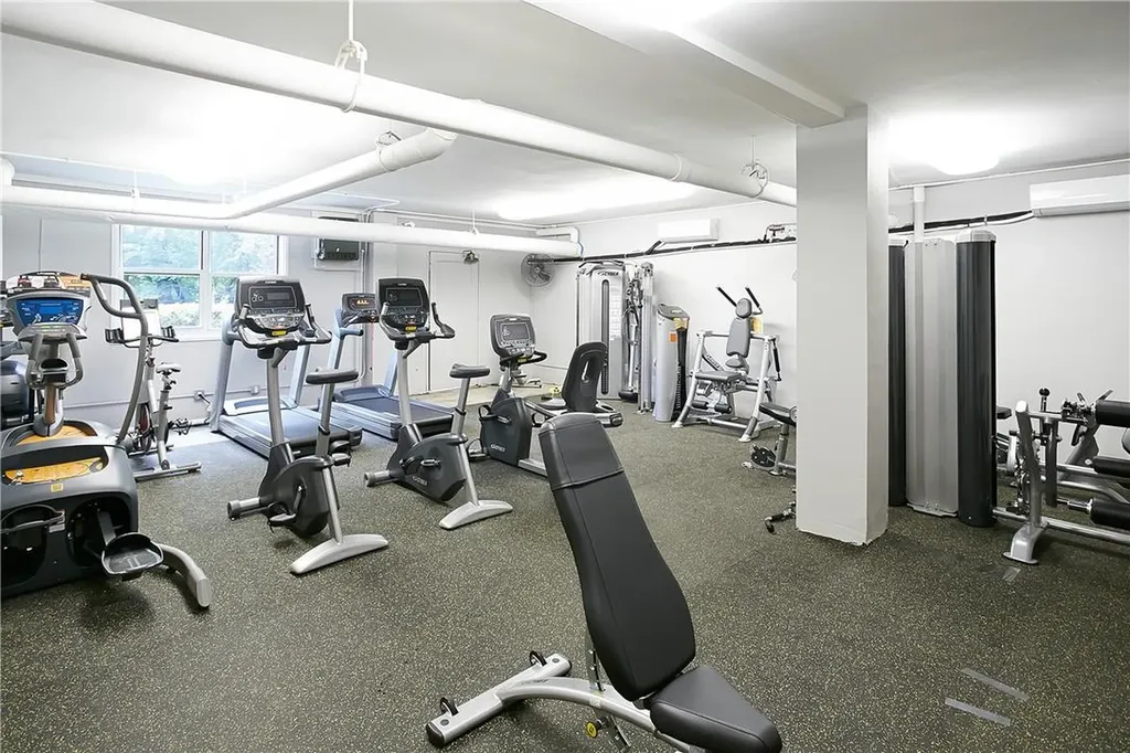 3935 Blackstone Avenue Bronx NY 10471