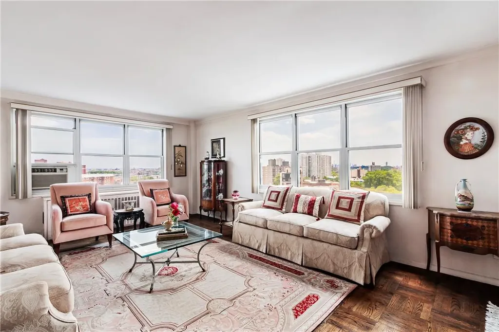 3935 Blackstone Avenue Bronx NY 10471