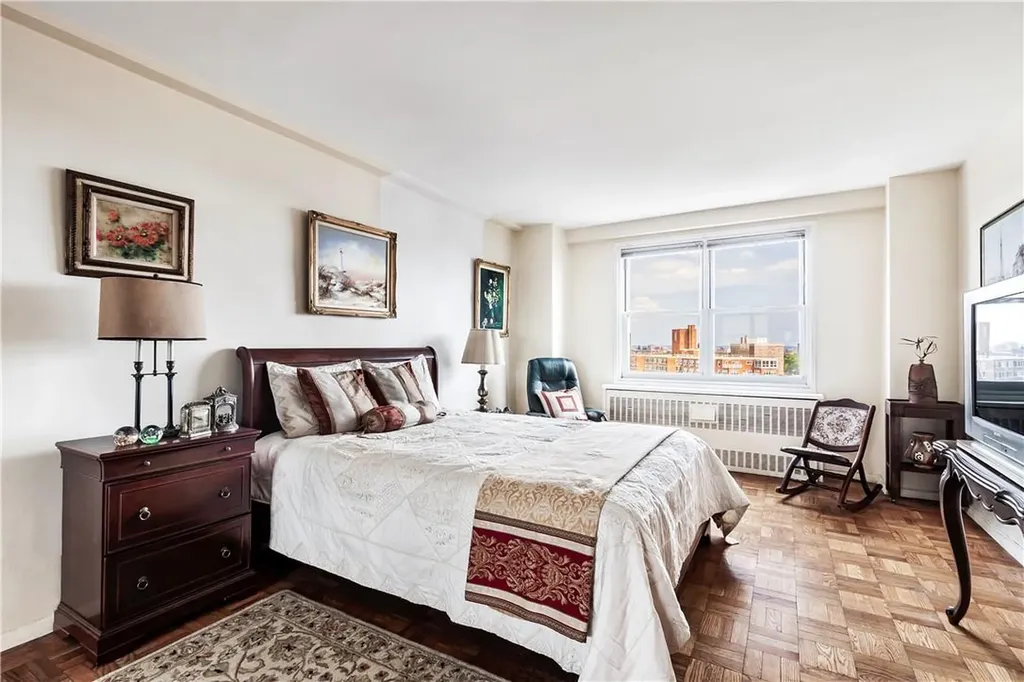 3935 Blackstone Avenue Bronx NY 10471