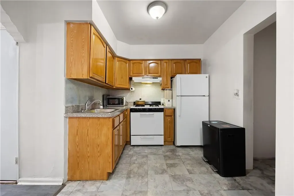 1620 Ohm Avenue Bronx NY 10465