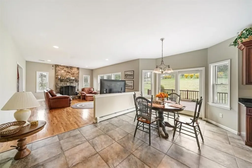 44 Kings Lane Slate Hill NY 10973
