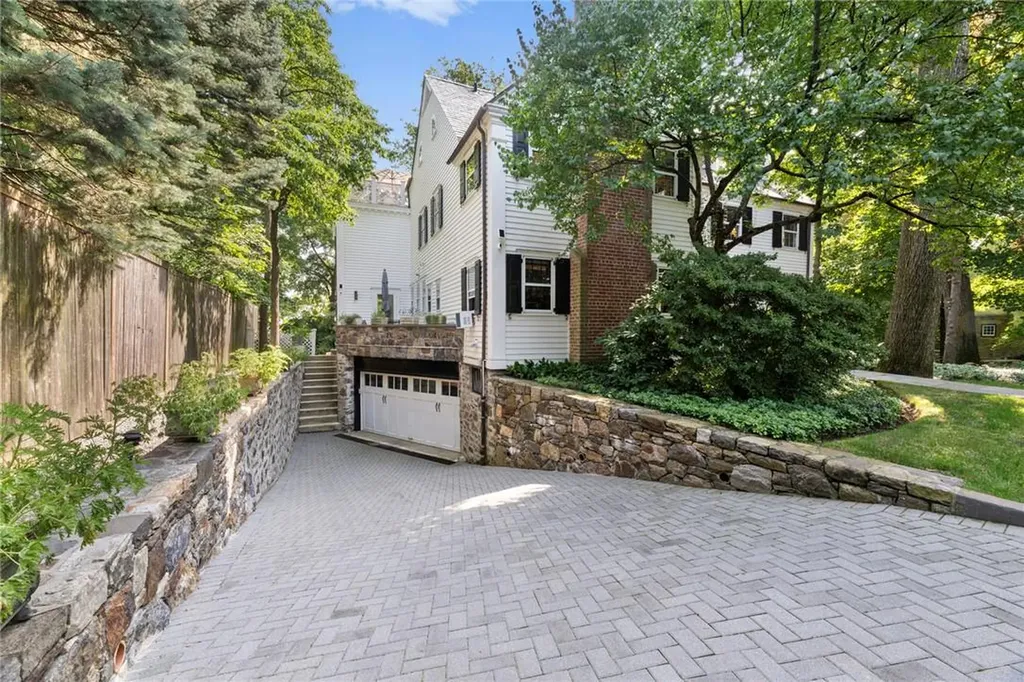 5022 Waldo Avenue Bronx NY 10471