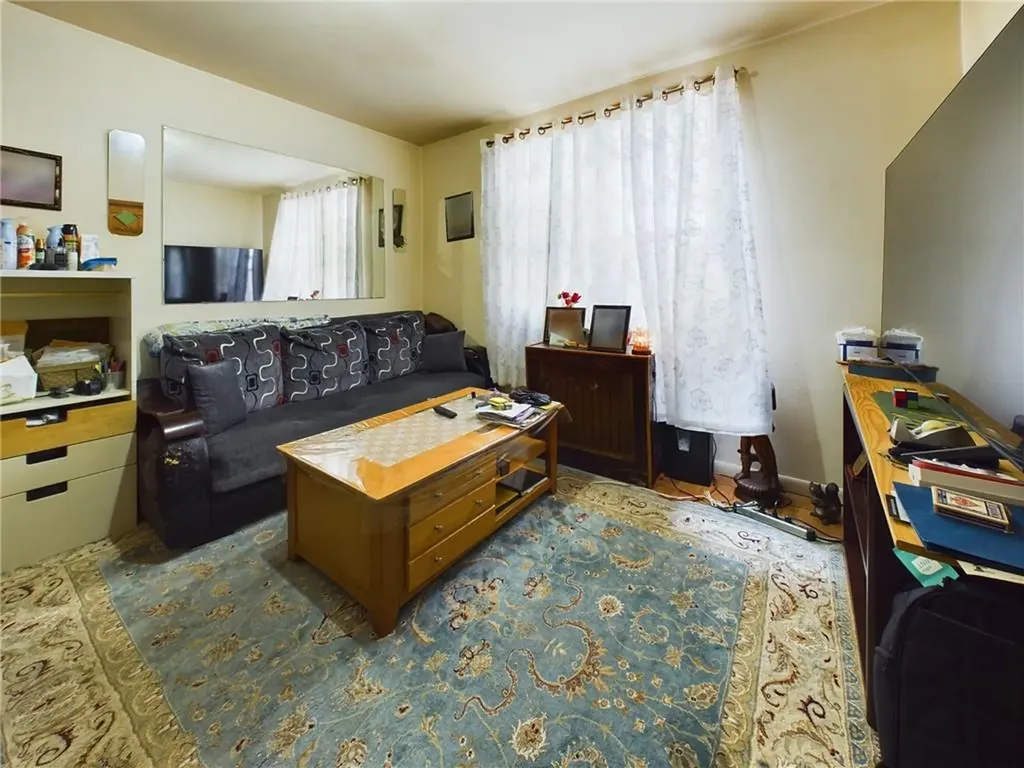 2553 Radcliff Avenue Bronx NY 10469