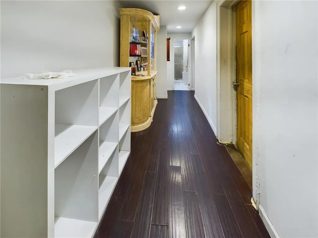 2553 Radcliff Avenue Bronx NY 10469