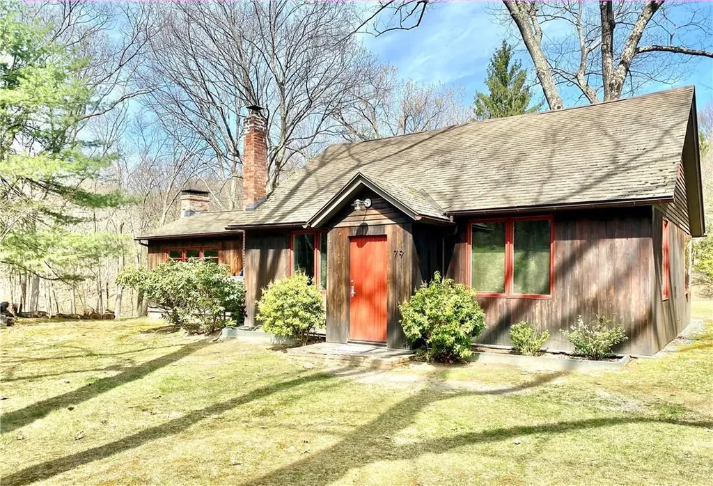 79 White Oak Road Elizaville NY 12523